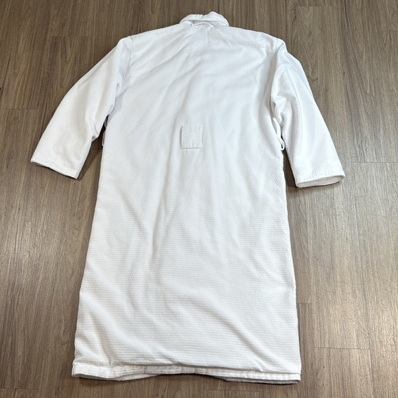 White Spa Robe with Embroidered Logo - Picture 3 of 12